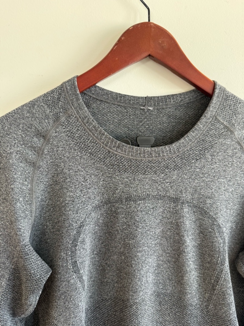 Lululemon long sleeve athletic shirt Size 10